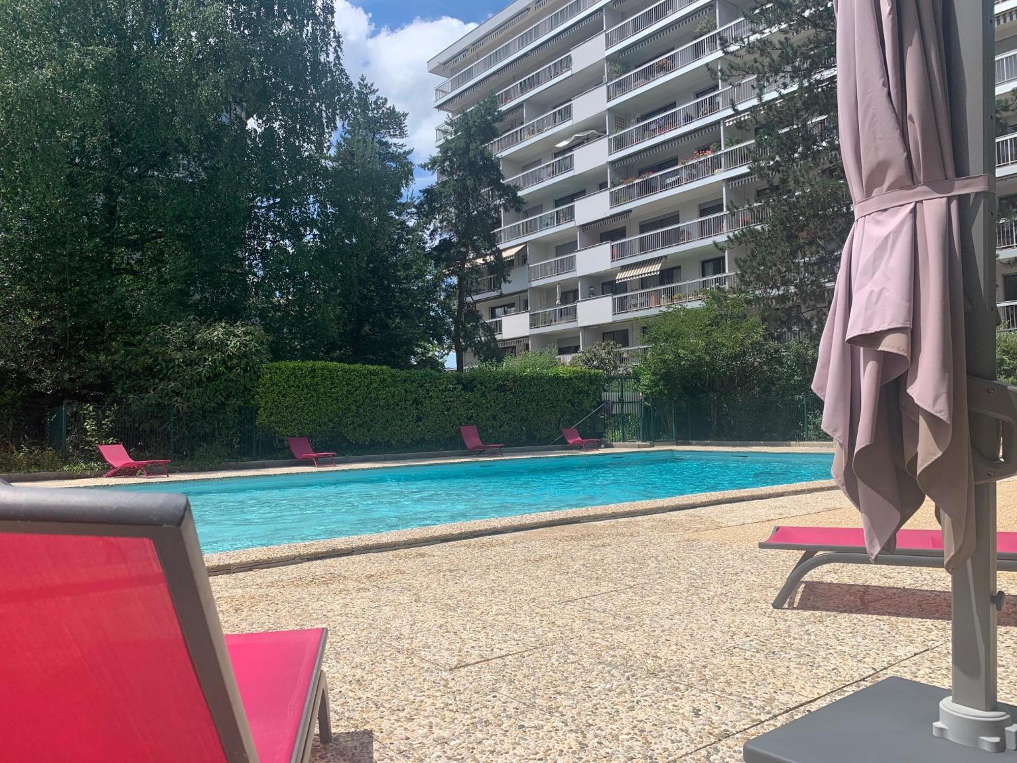 Kusmi Love Piscine Proche Du Lac 안시 외부 사진