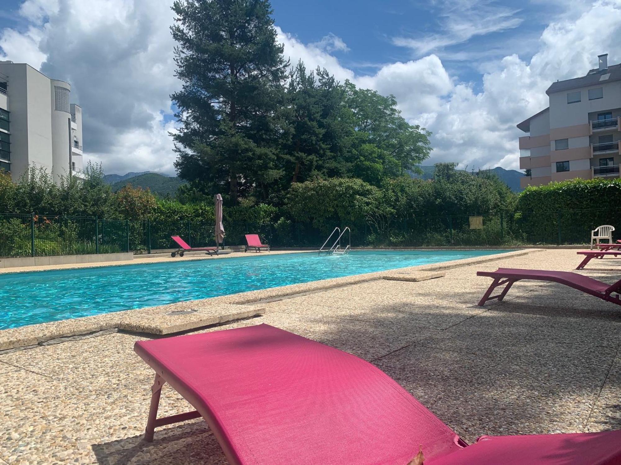 Kusmi Love Piscine Proche Du Lac 안시 외부 사진