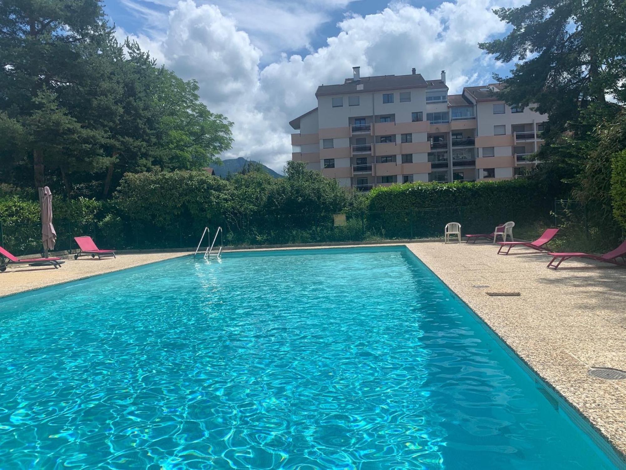 Kusmi Love Piscine Proche Du Lac 안시 외부 사진
