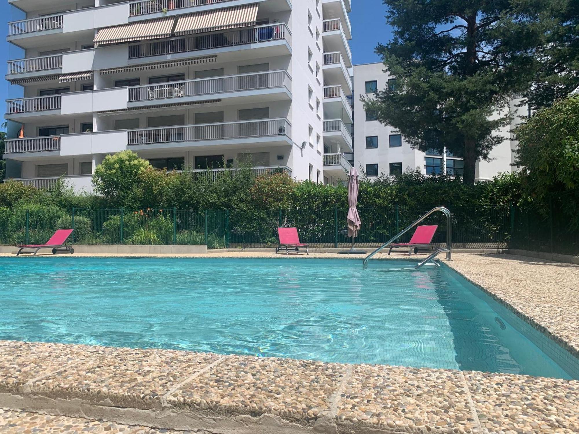 Kusmi Love Piscine Proche Du Lac 안시 외부 사진